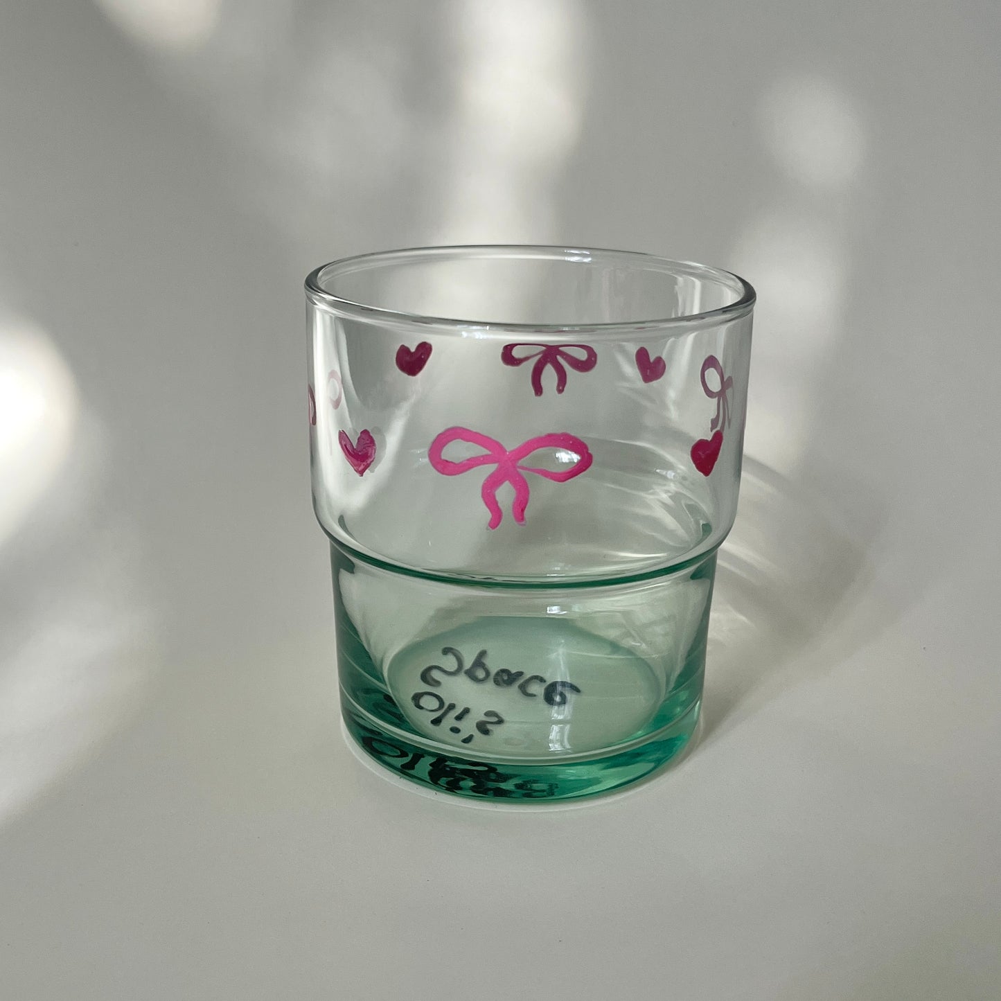 Pink bows glass cup