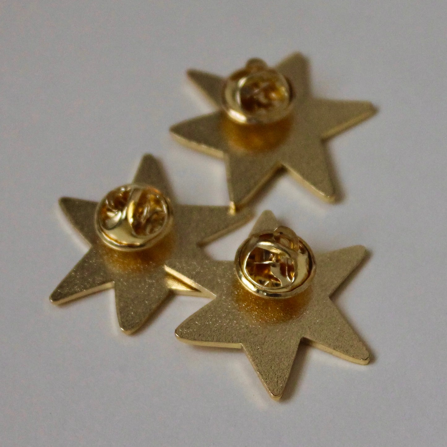 Star pin بل